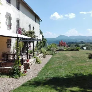 https://gite-le-pre-du-roc.hotels-rhonealpes.com